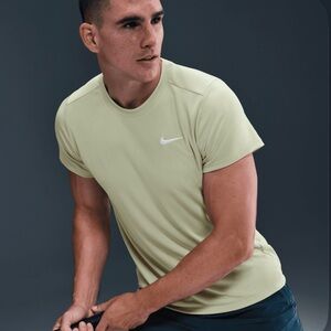 Nike Court Victory Light Green Embroidered Logo Short-sleeve T-Shirt L